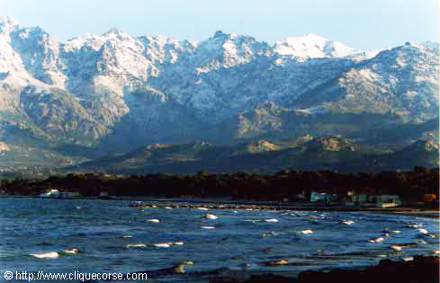 La plage de Calvi en hiver